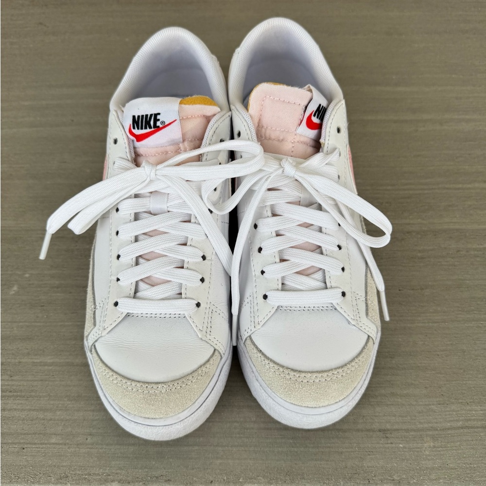 Nike Blazer Low Platform Womens
Casual sneaker Shoes White Pink Size 6 - Picture 2 of 6